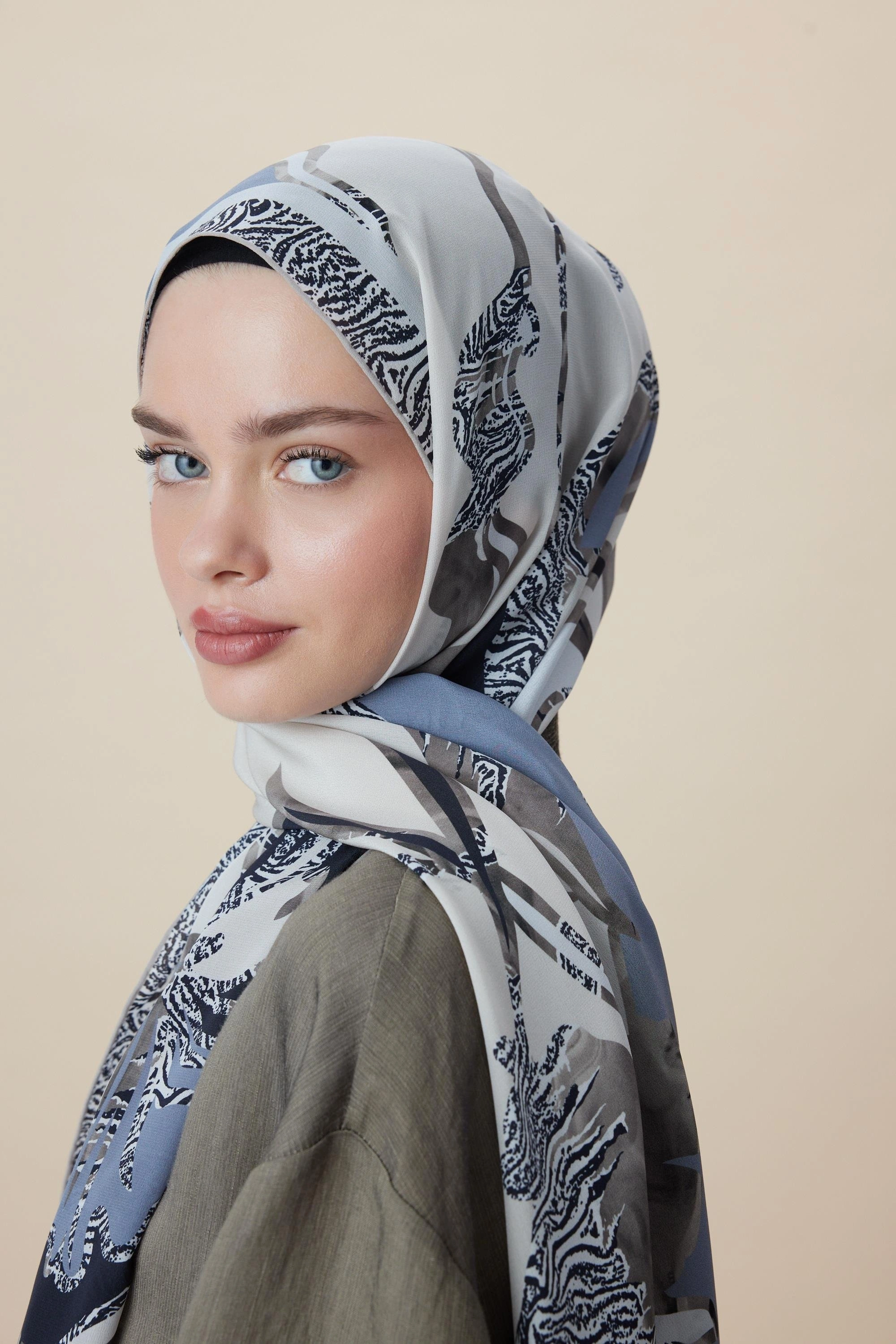 Maisa AYÇIL KREP İPEK ŞAL 70*190 CM - GRİ