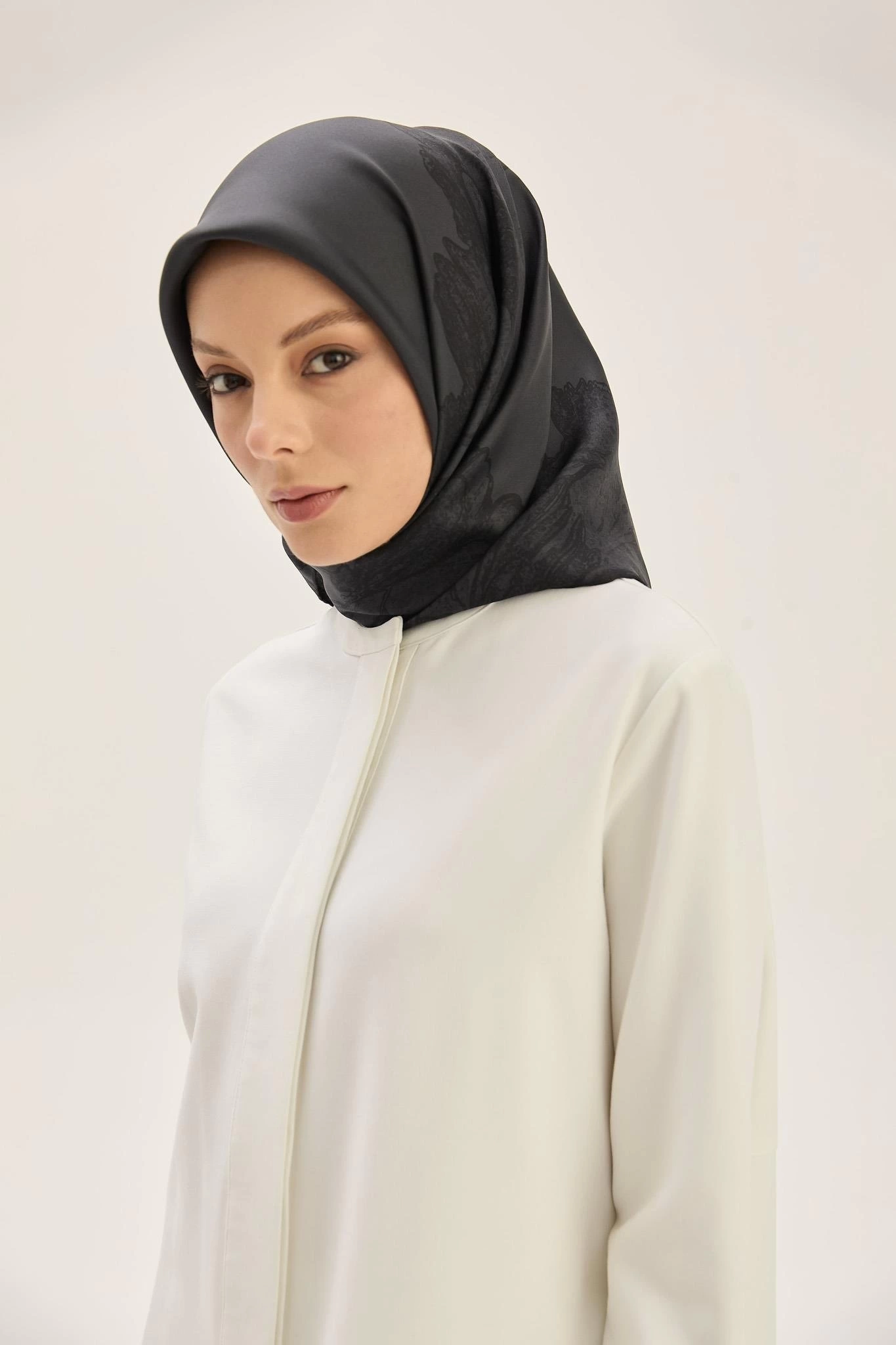 Maisa HALE TİVİL İPEK EŞARP 90*90 CM - ANTRASİT