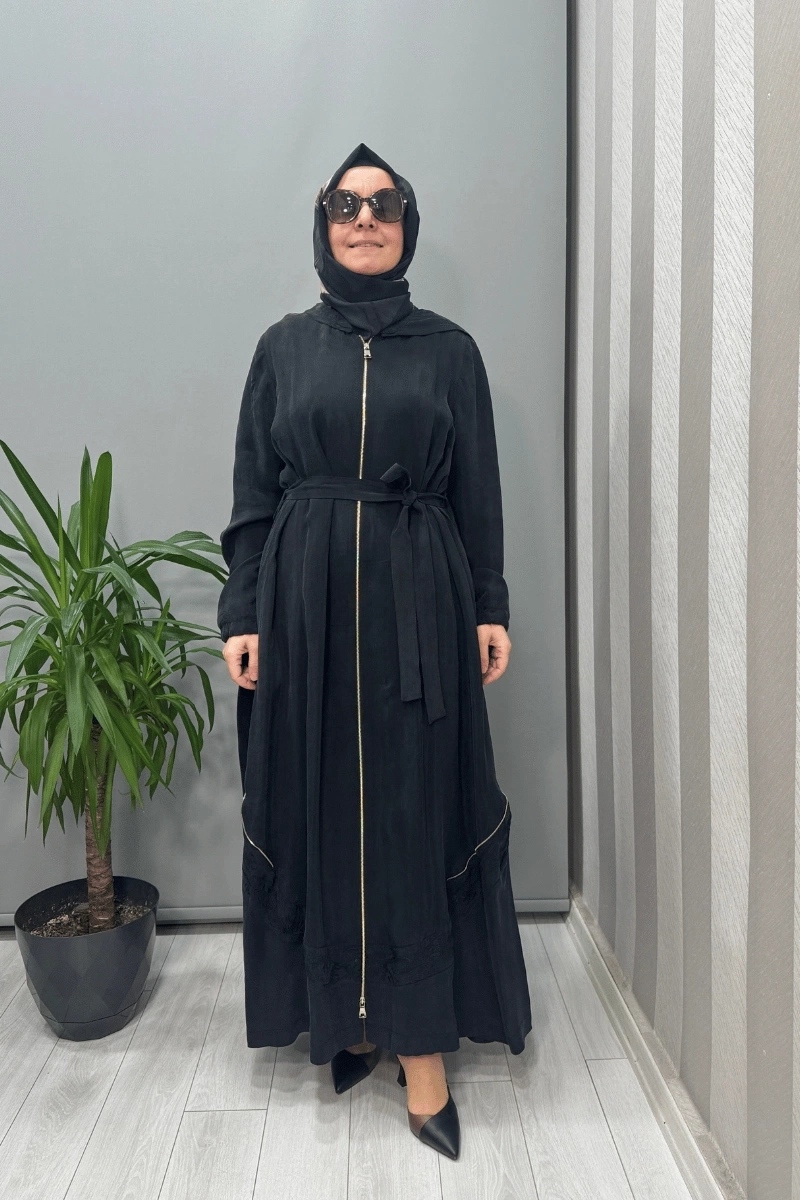 Misswhence Fermuar ve Nakış Detaylı İpek Pardesü Siyah 37500