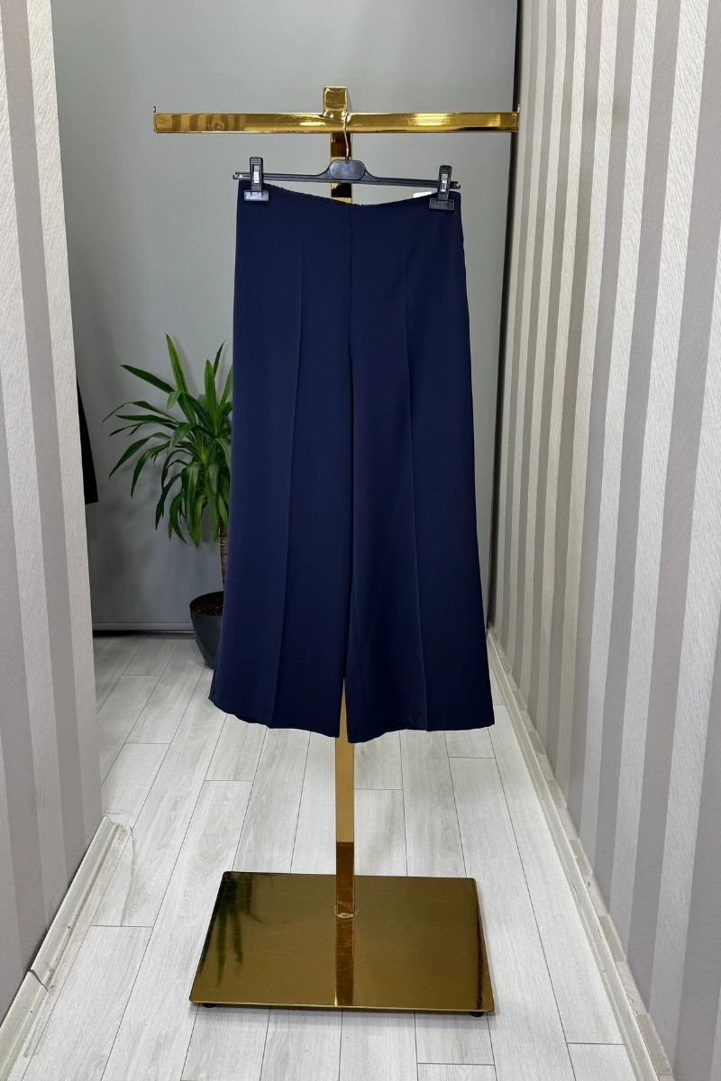 Sentez Arkası Lastikli Kısa Geniş Paça Pantolon Lacivert 5386