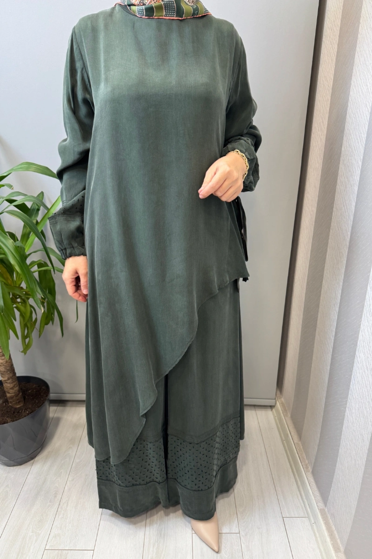 Misswhence Lazer Kesim Detaylı İpek Takım Yeşil 39003