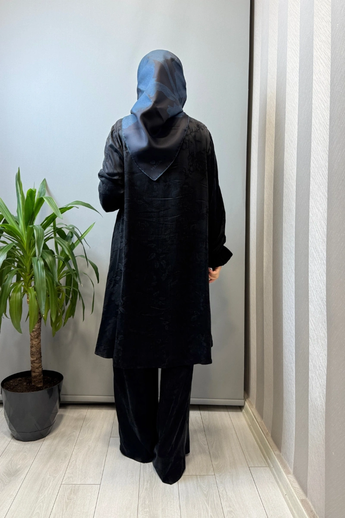 Misswhence Çıtçıtlı İpek Gömlek Takım Siyah 39019