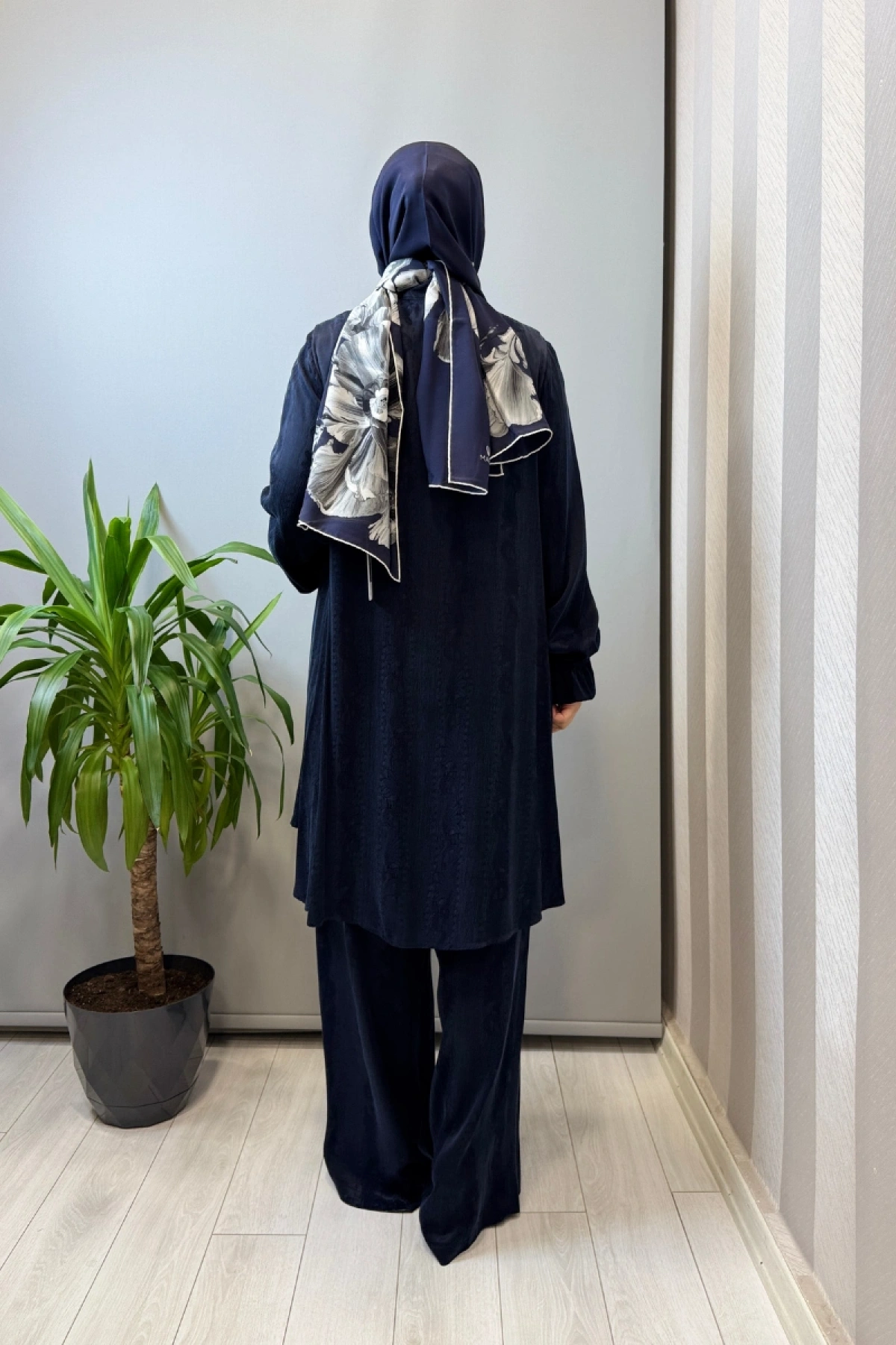 Misswhence Çıtçıtlı İpek Gömlek Takım Lacivert 39019