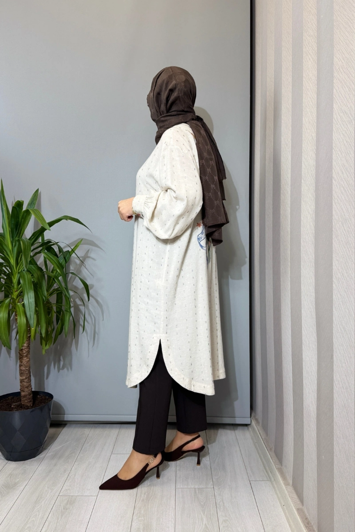 Ghisa Arkası İşleme Detaylı Keten Gömlek Taş 3610T4088