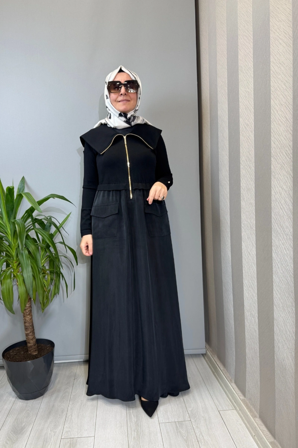 Miss Dalida Fermuar Detaylı Yüksek Yakalı Cupro Elbise Siyah T26Y-4032