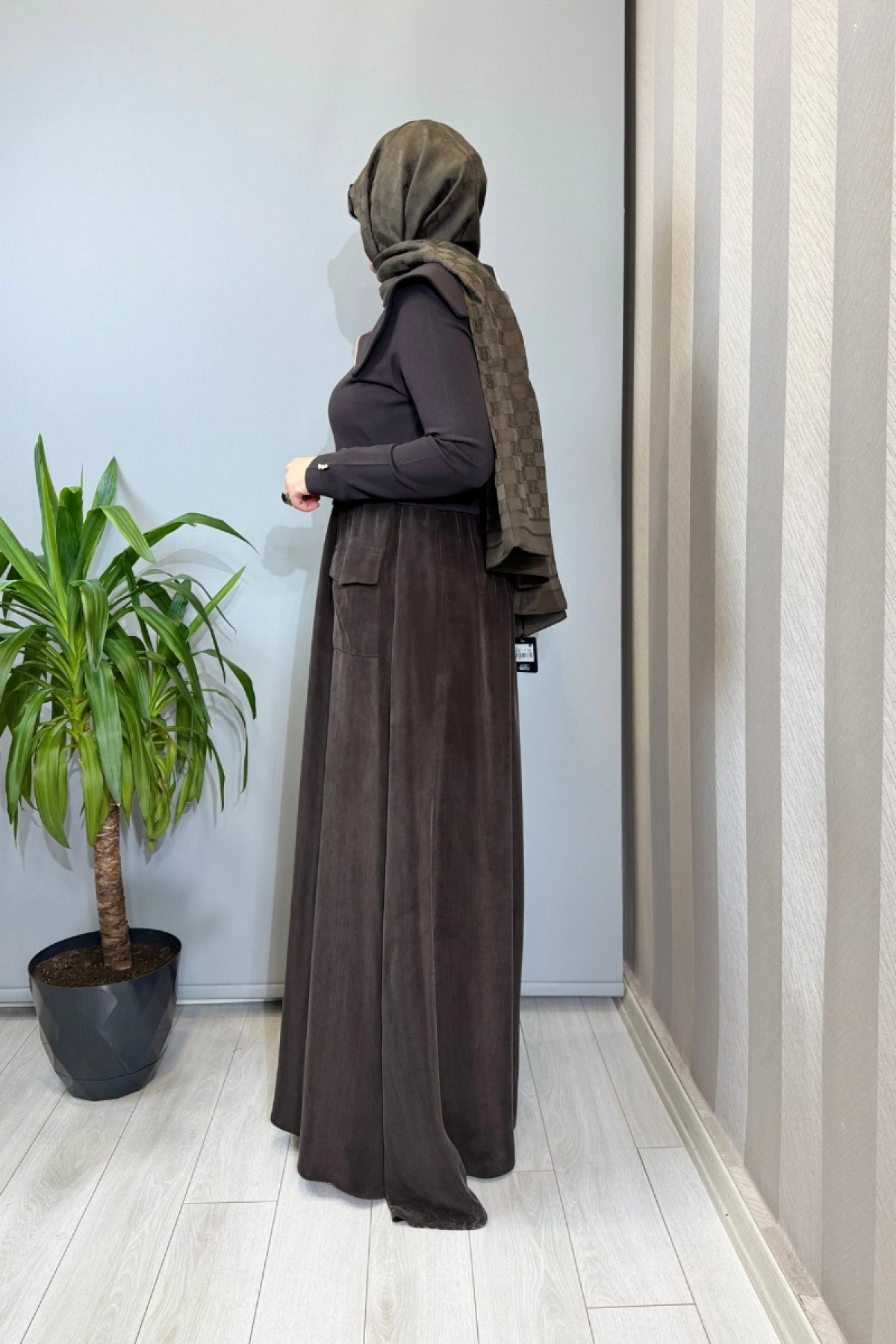 Miss Dalida Fermuar Detaylı Yüksek Yakalı Cupro Elbise Kahve T26Y-4032