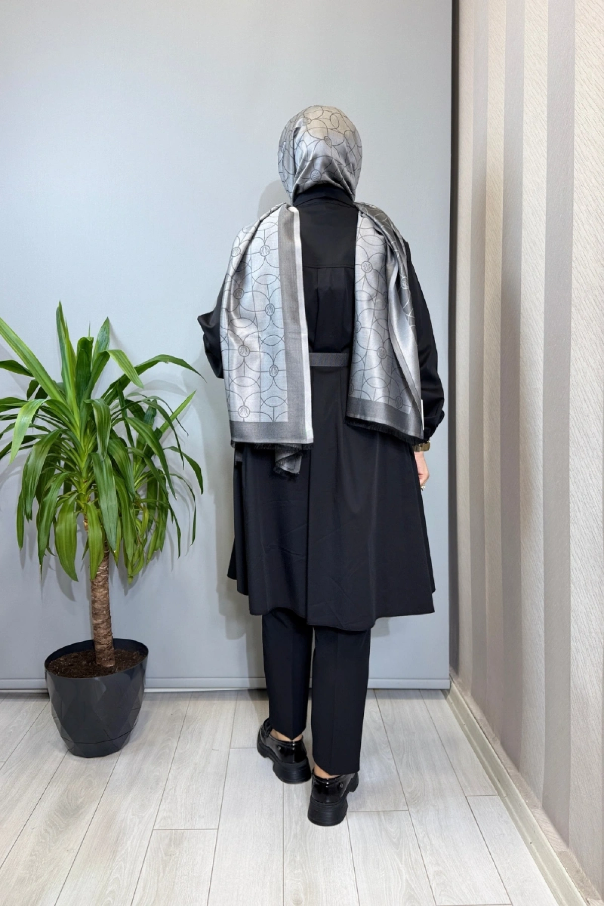 Misswhence Nervür Detaylı Kemerli Gömlek Siyah 39305