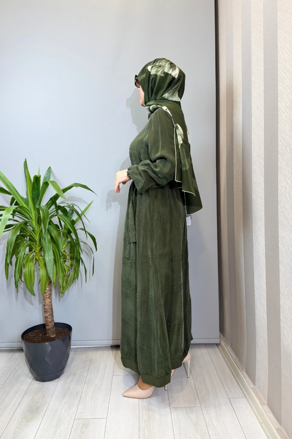 Misswhence Dikiş Detaylı Cupra İpek Elbise Haki 39800