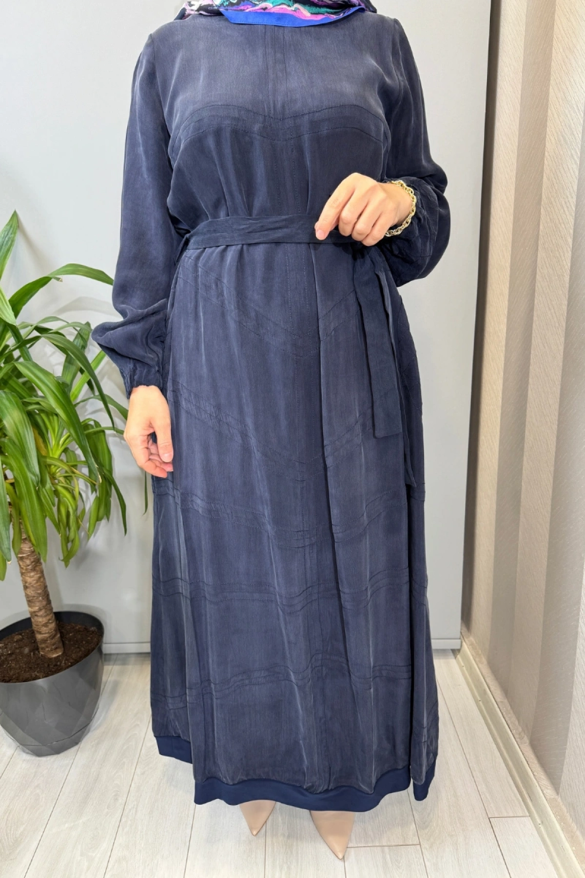 Misswhence Dikiş Detaylı Cupra İpek Elbise Lacivert 39800