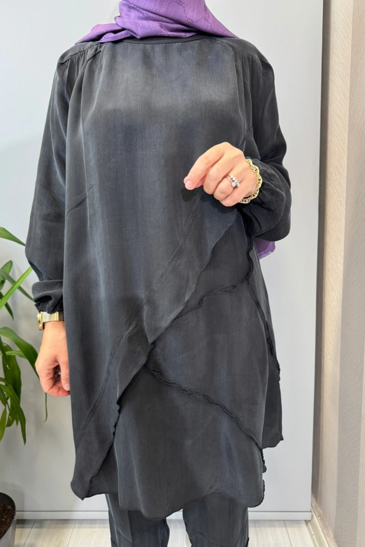 Misswhence Nervür Detaylı Cupra İpek Tunik Siyah 39017