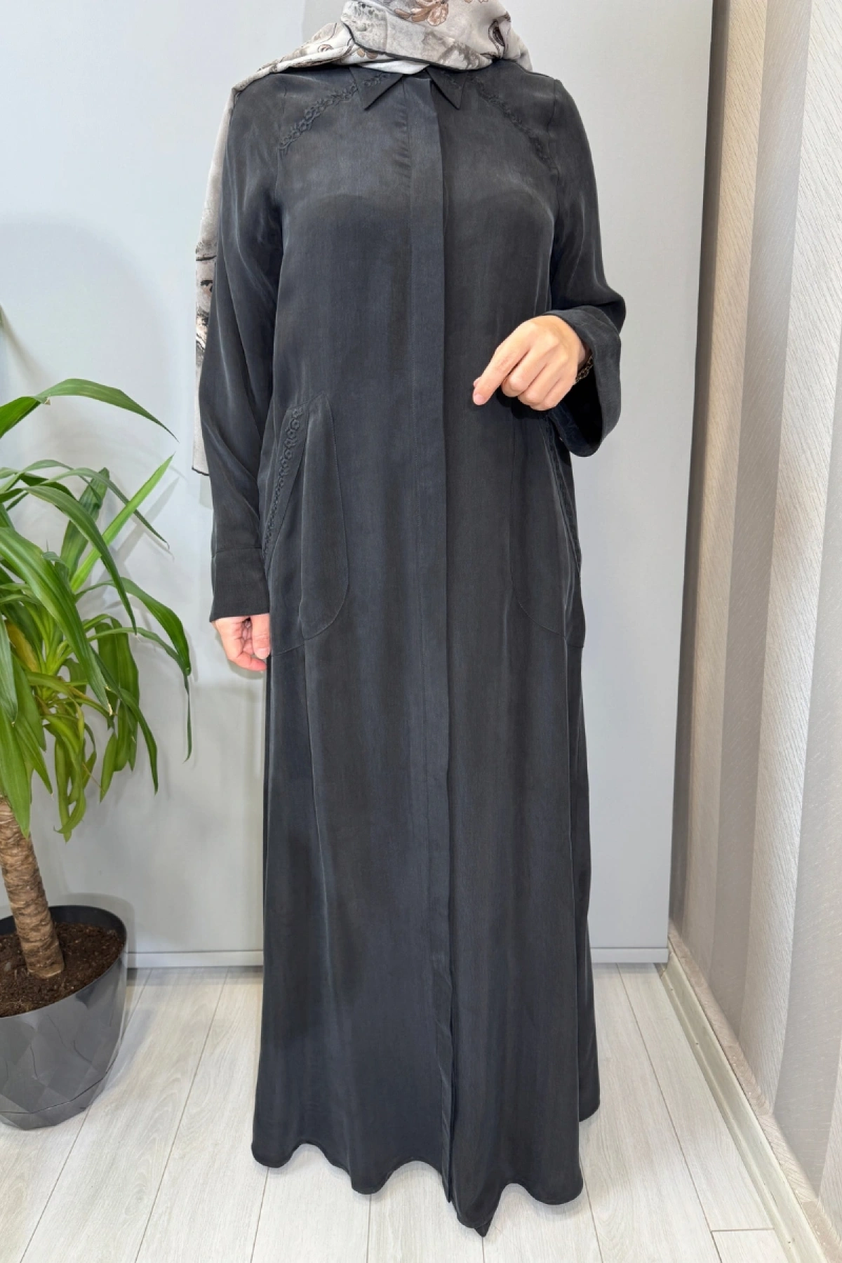 Miss Dalida Nakış Detaylı Cupro Kap Siyah T26Y-8003