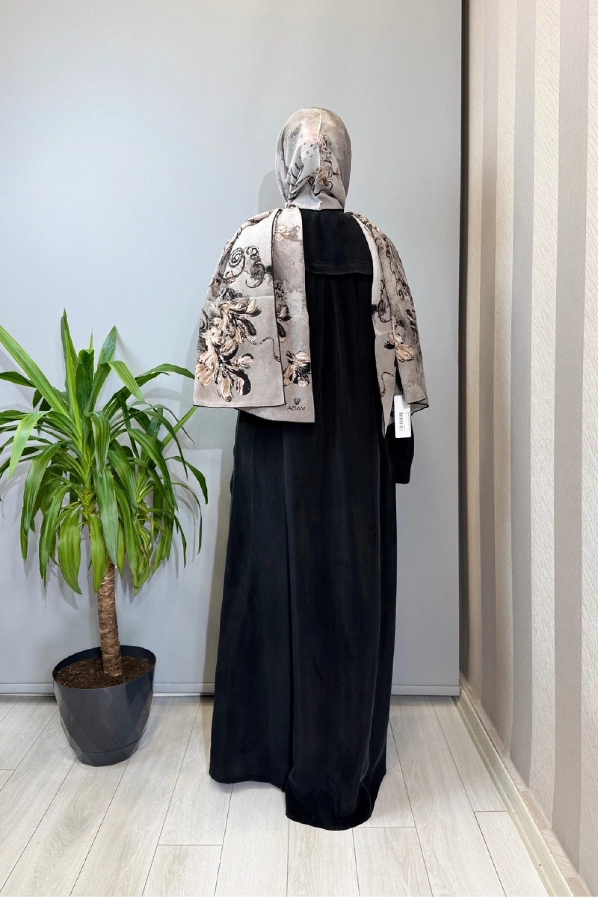 Miss Dalida Nakış Detaylı Cupro Kap Siyah T26Y-8003