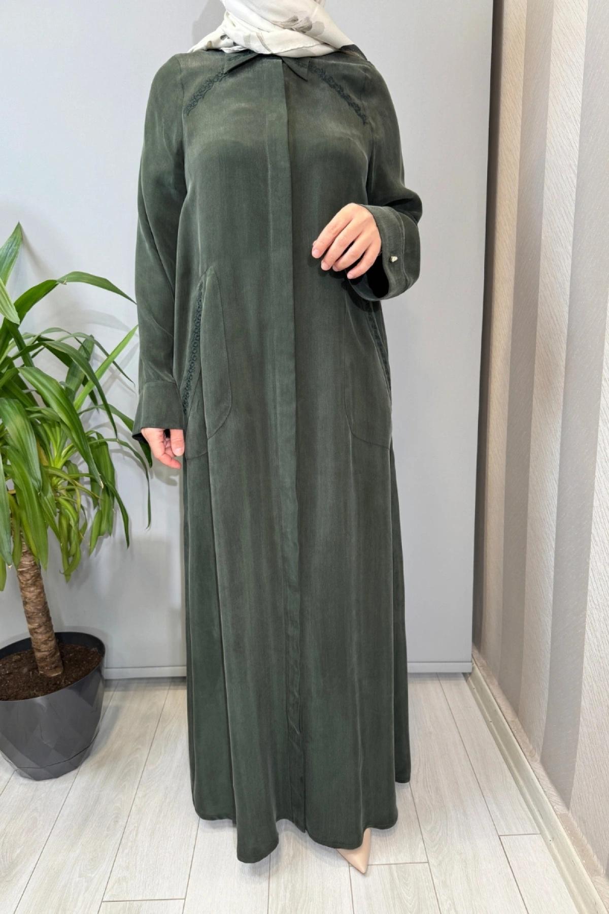 Miss Dalida Nakış Detaylı Cupro Kap Haki T26Y-8003