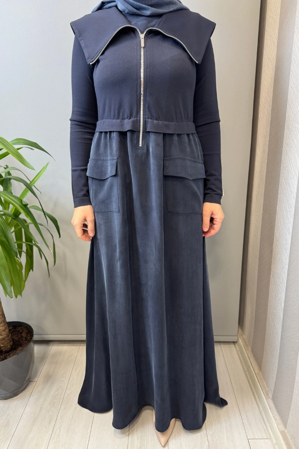 Miss Dalida Fermuar Detaylı Yüksek Yakalı Cupro Elbise Lacivert T26Y-4032