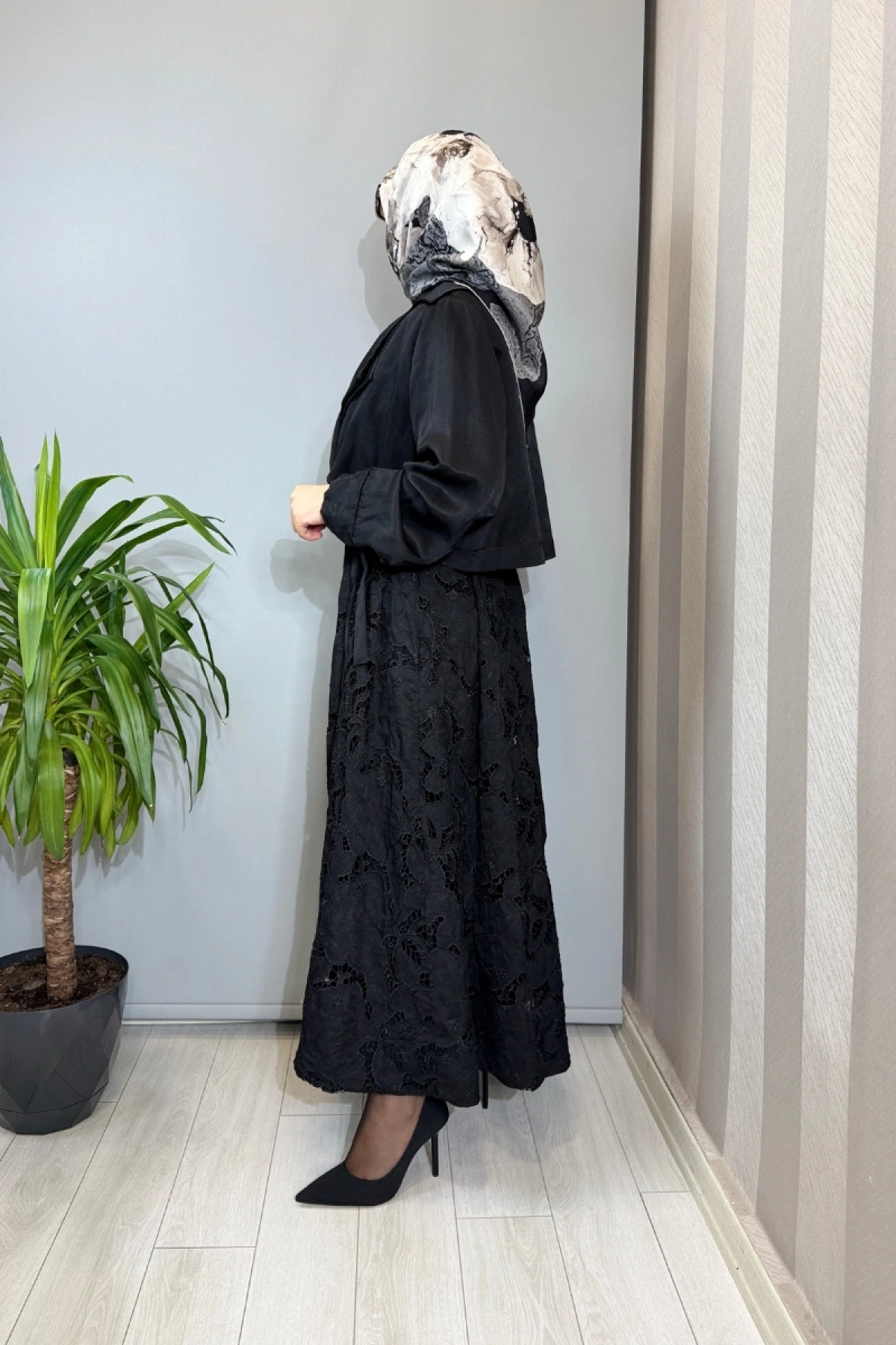 Misswhence Güpür Detaylı Trenç Siyah 39400