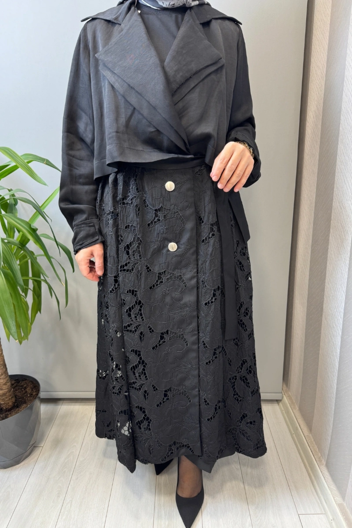 Misswhence Güpür Detaylı Trenç Siyah 39400