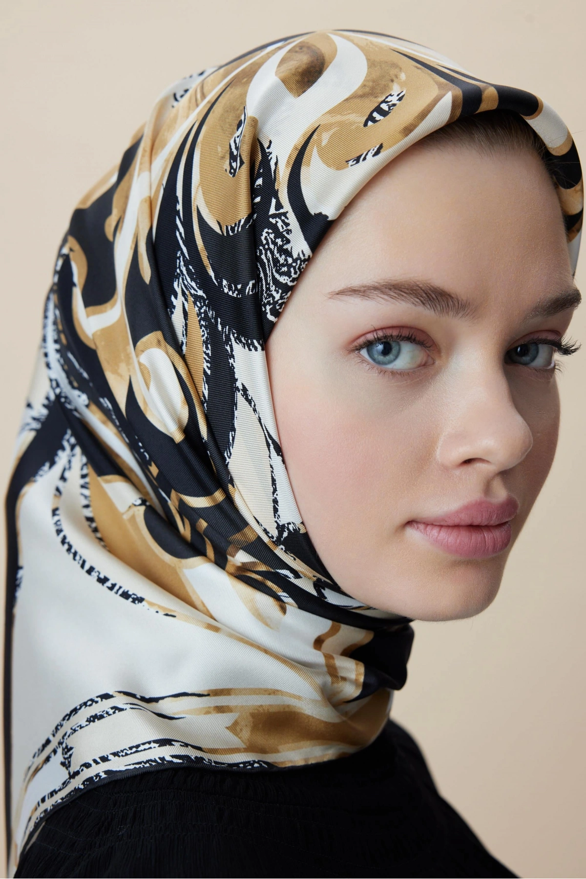 Maisa ATOL TİVİL İPEK EŞARP 90*90 CM - GOLD