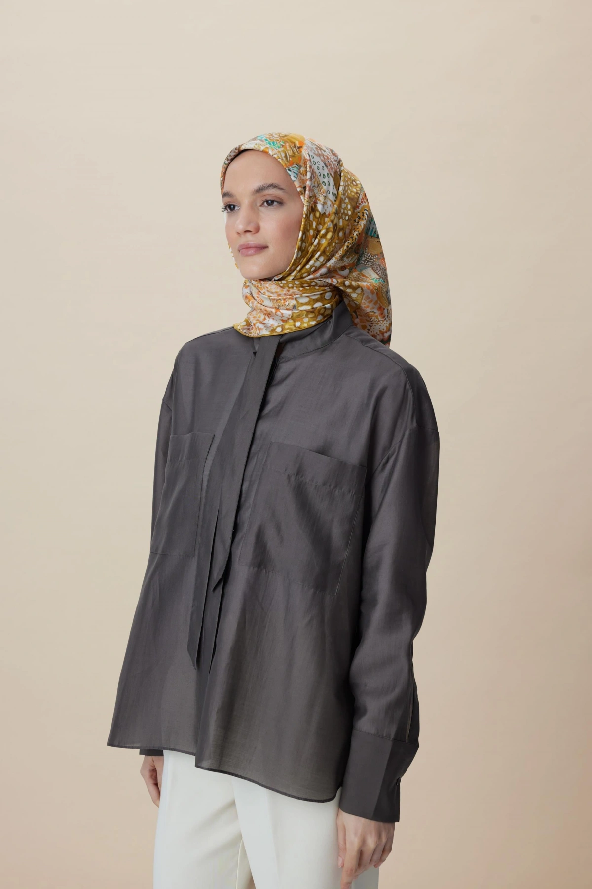 Maisa RENGİN TİVİL İPEK EŞARP 90*90 CM - YAĞ YEŞİLİ