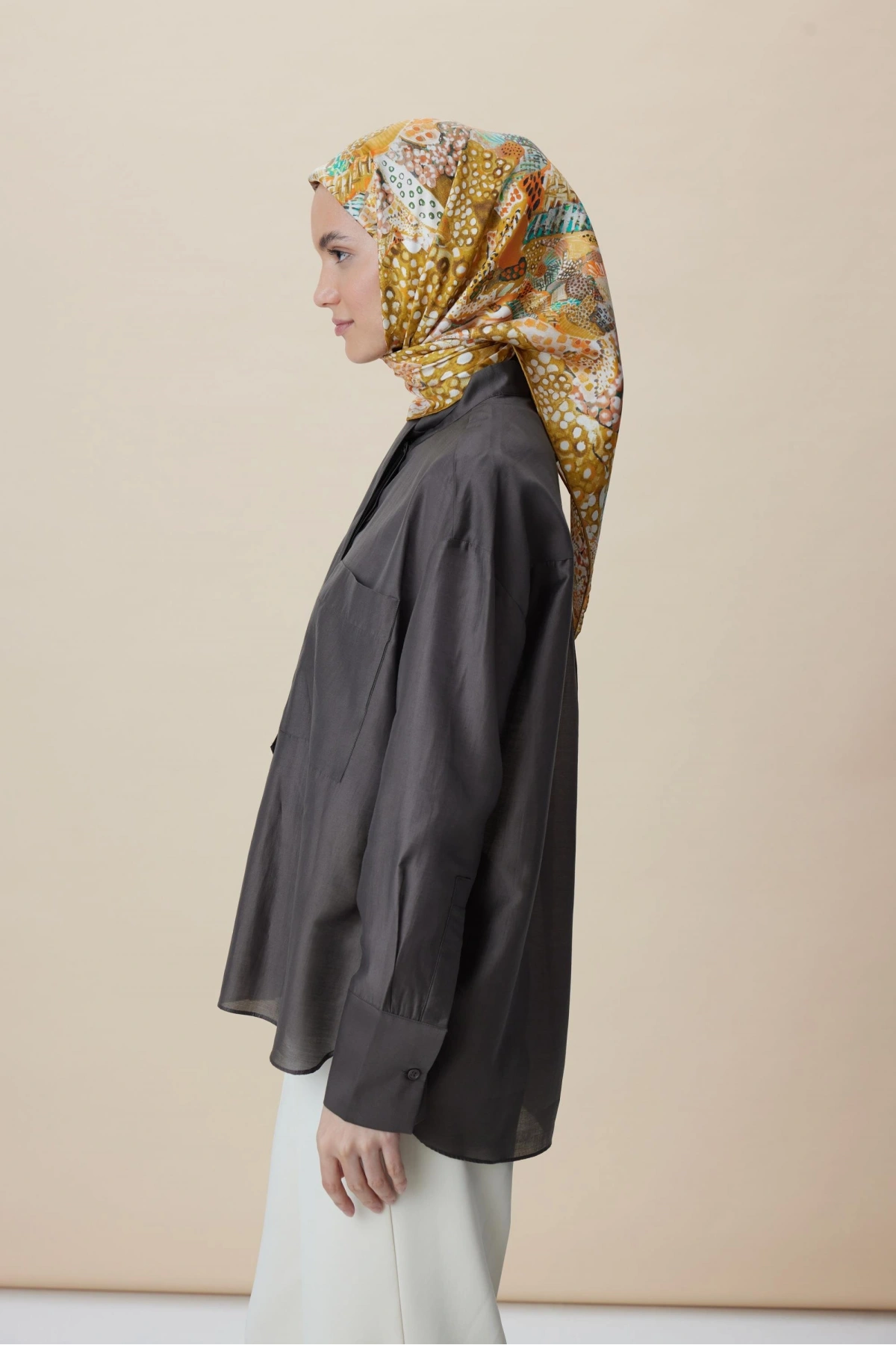 Maisa RENGİN TİVİL İPEK EŞARP 90*90 CM - YAĞ YEŞİLİ