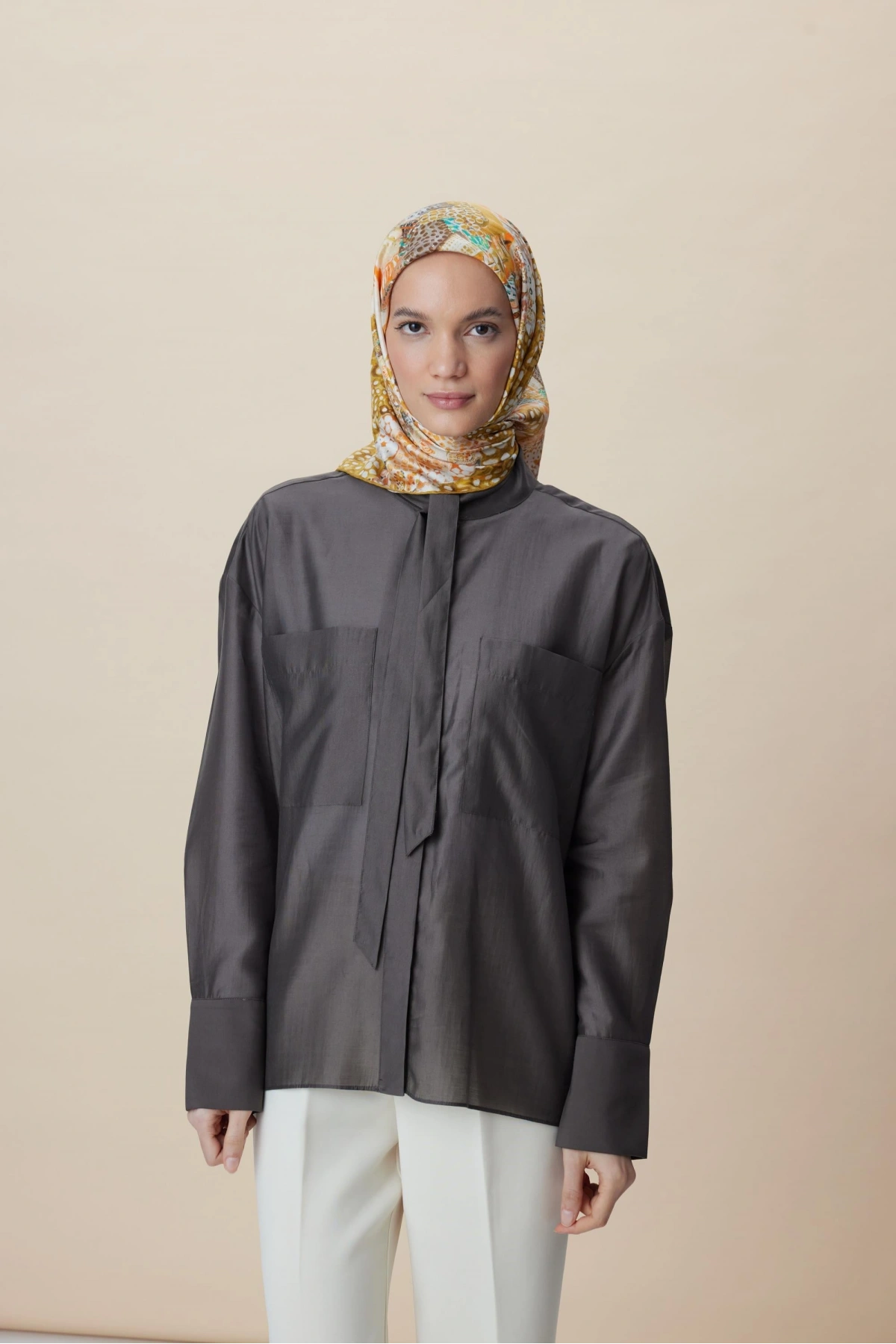 Maisa RENGİN TİVİL İPEK EŞARP 90*90 CM - YAĞ YEŞİLİ