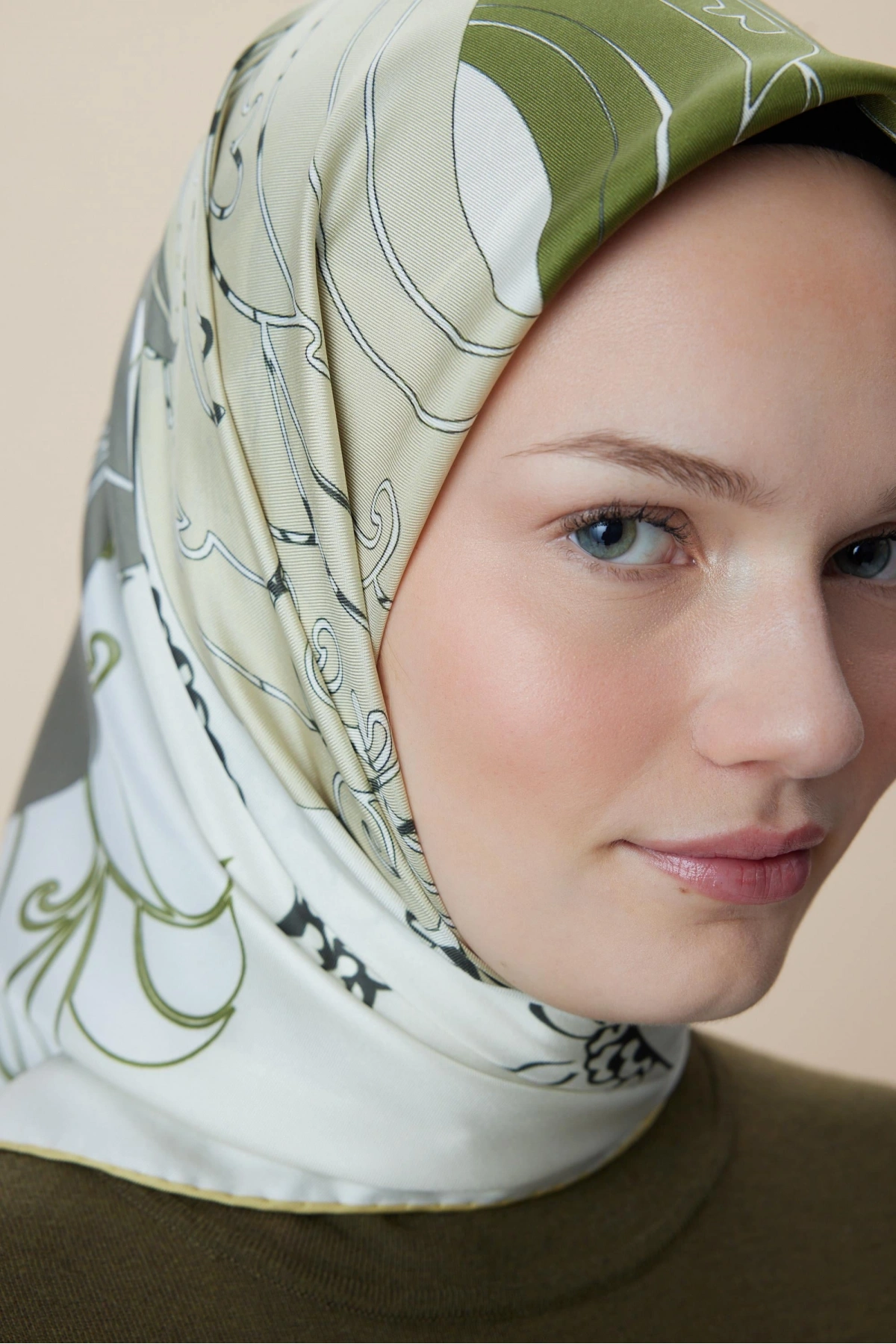 Maisa SAFİ TİVİL İPEK EŞARP 90*90 CM - YEŞİL