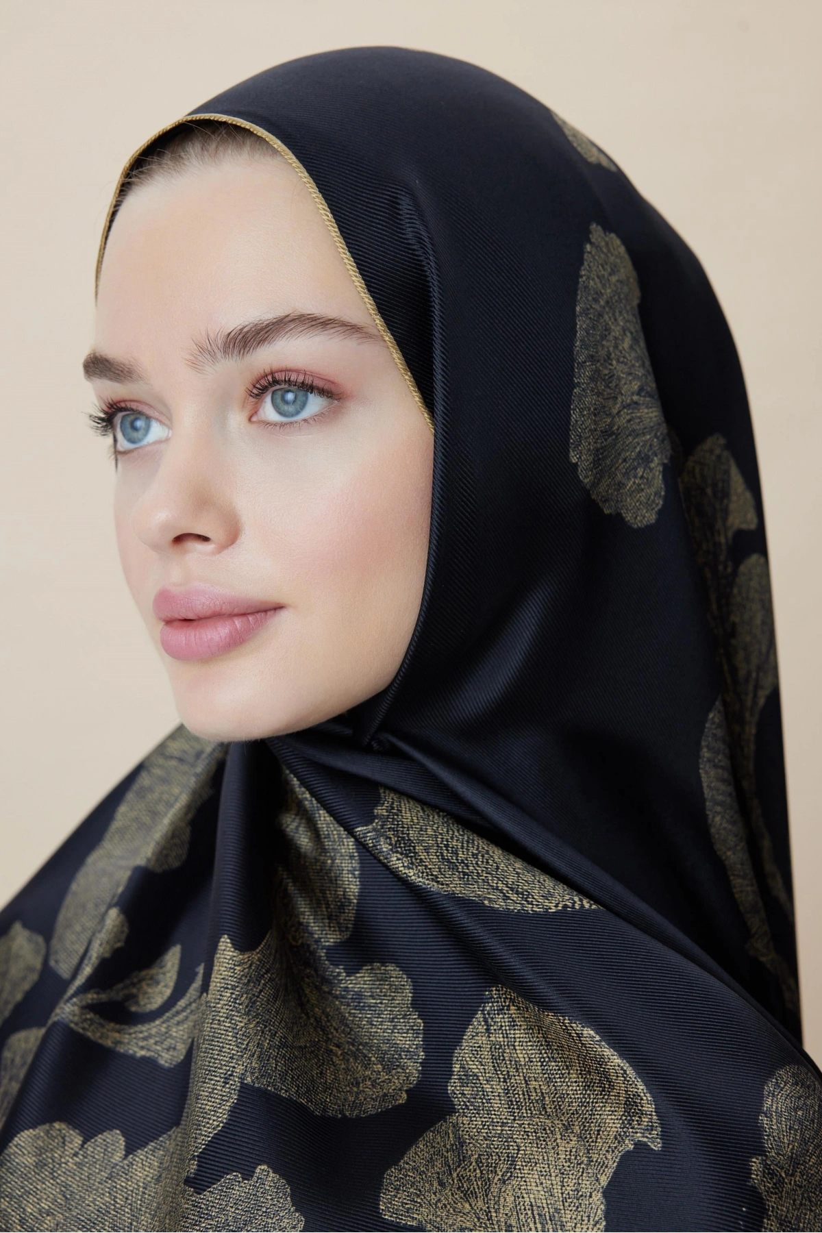 Maisa FARAH MULBERRY İPEK ŞAL 70*190 - GOLD SİYAH