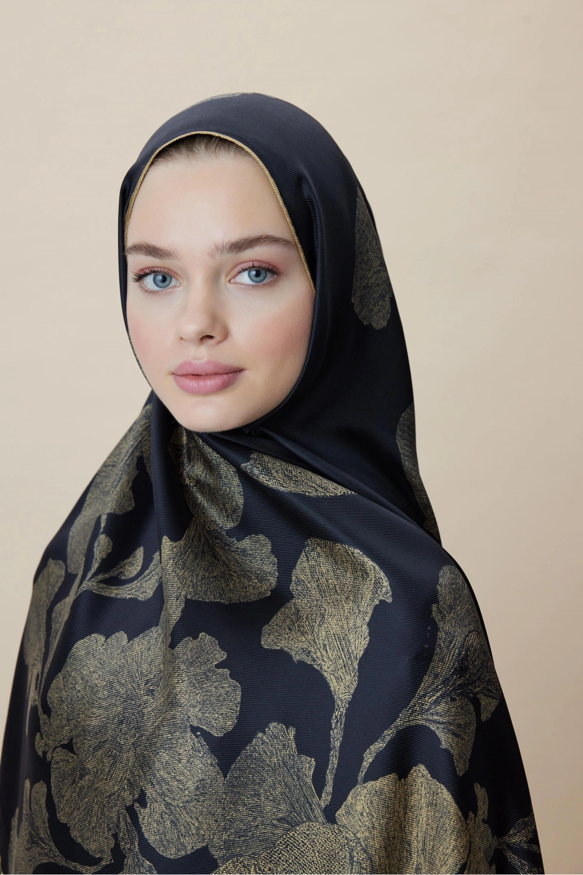 Maisa FARAH MULBERRY İPEK ŞAL 70*190 - GOLD SİYAH