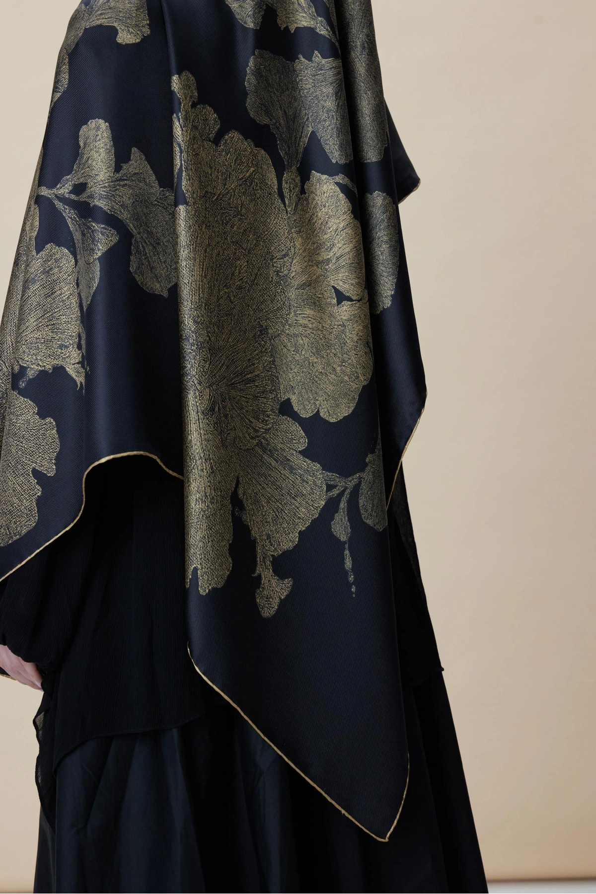 Maisa FARAH MULBERRY İPEK ŞAL 70*190 - GOLD SİYAH