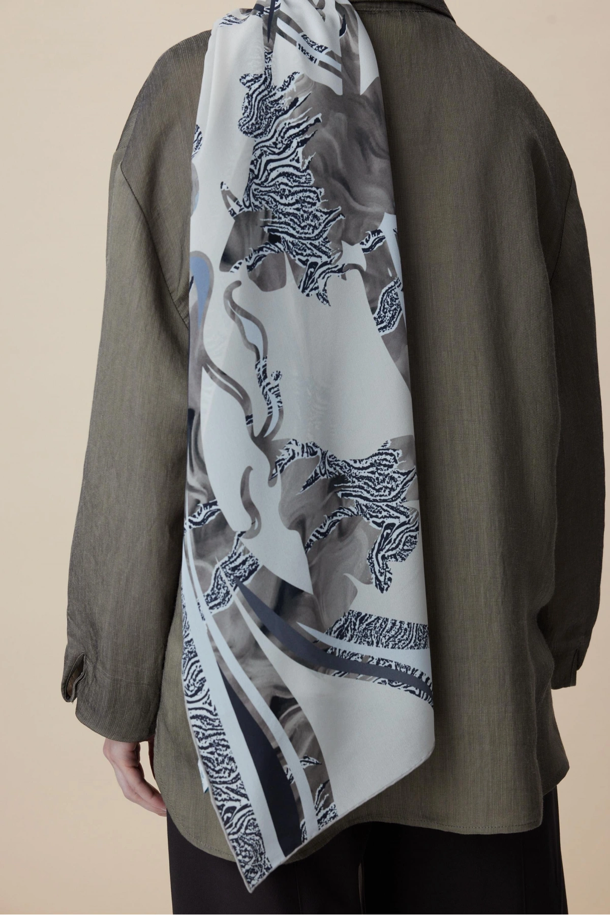 Maisa AYÇIL KREP İPEK ŞAL 70*190 CM - GRİ