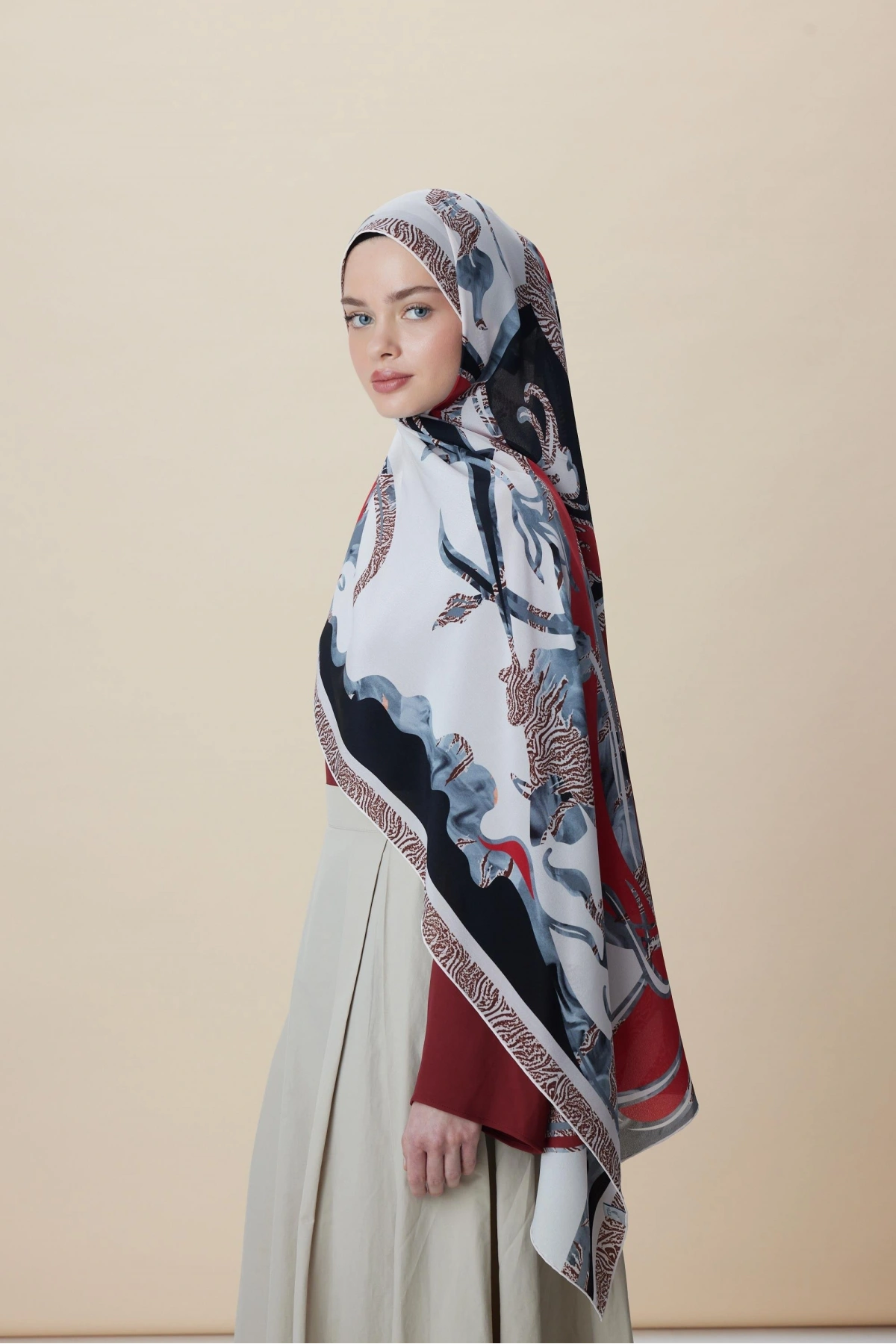 Maisa AYÇIL KREP İPEK ŞAL 70*190 CM - KIRMIZI