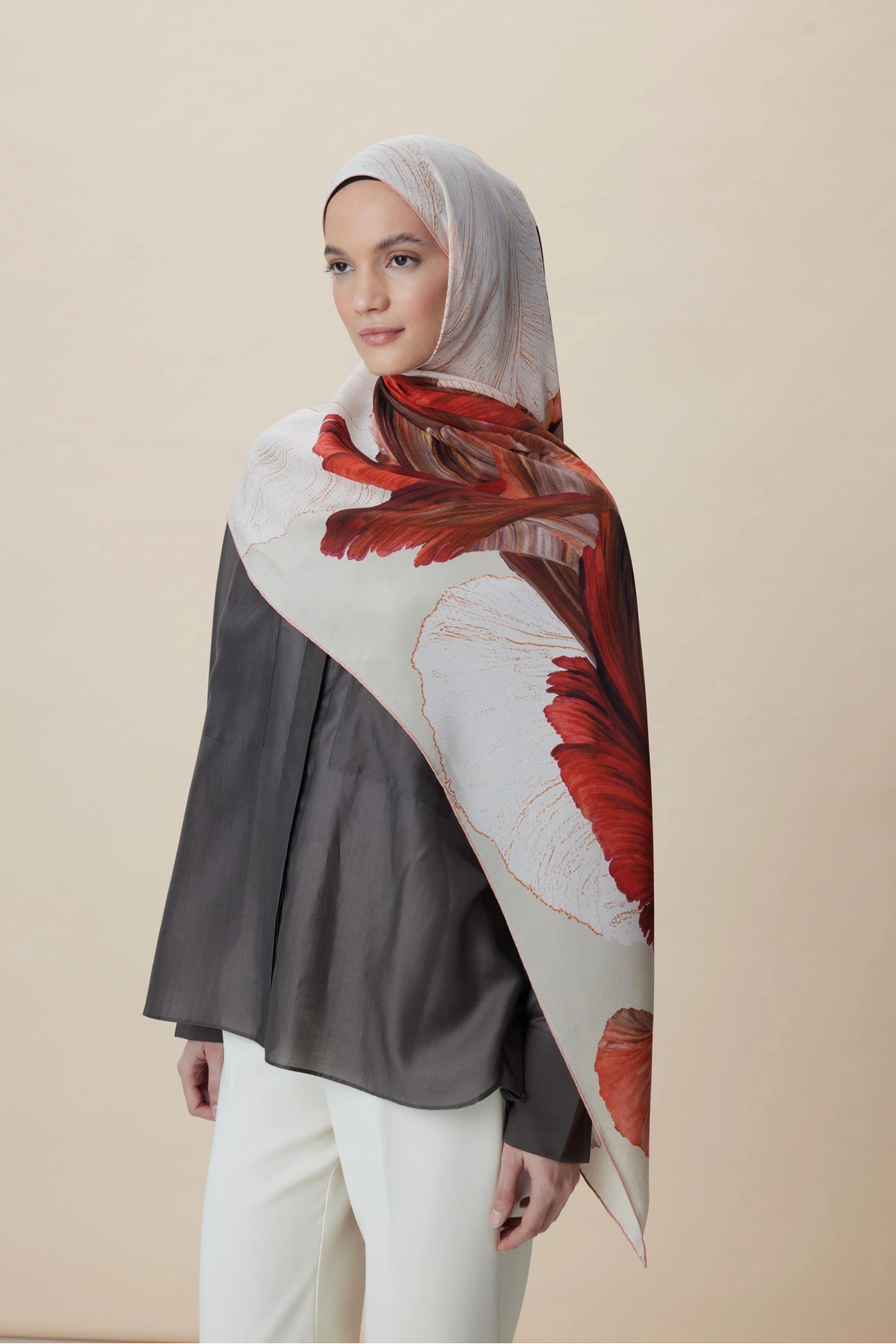 Maisa YAKAMOZ KREP İPEK ŞAL 70*190 CM - NAR ÇİÇEĞİ