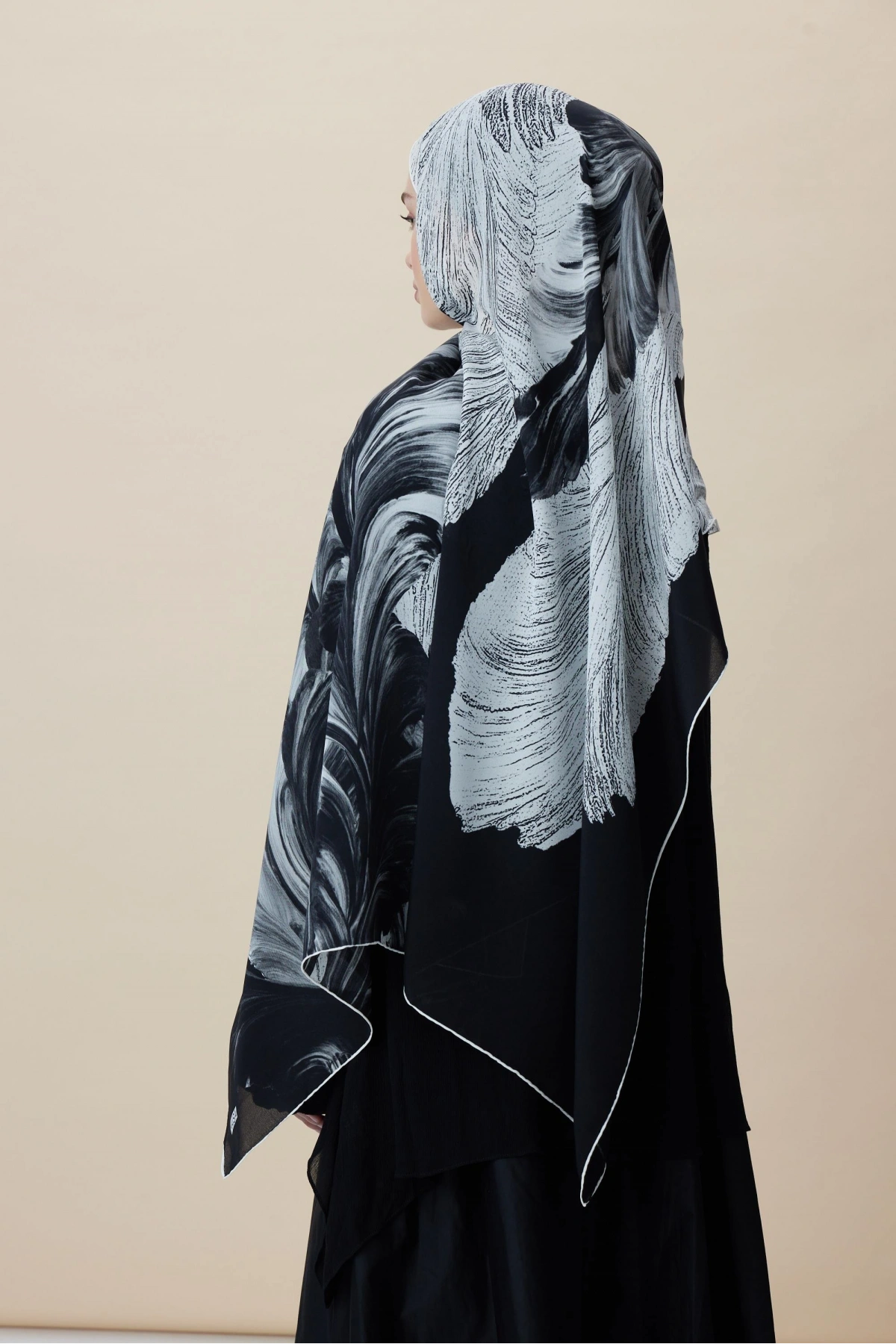 Maisa YAKAMOZ KREP İPEK ŞAL 70*190 CM - SİYAH