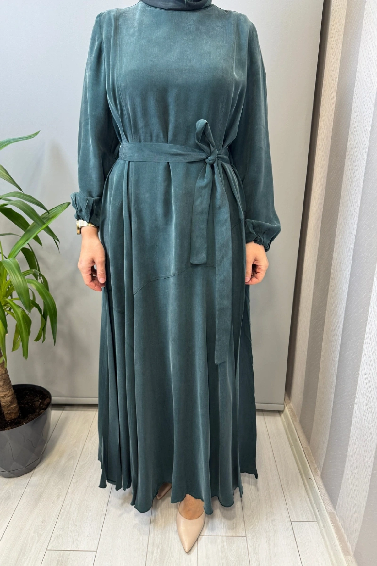 Misswhence Parça Detaylı Cupro İpek Elbise Zümrüt 39842