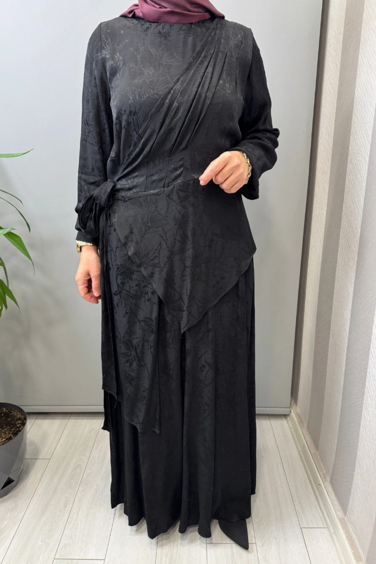 Almarwah Tek Omuz Yelek Detaylı Elbise Siyah 905008