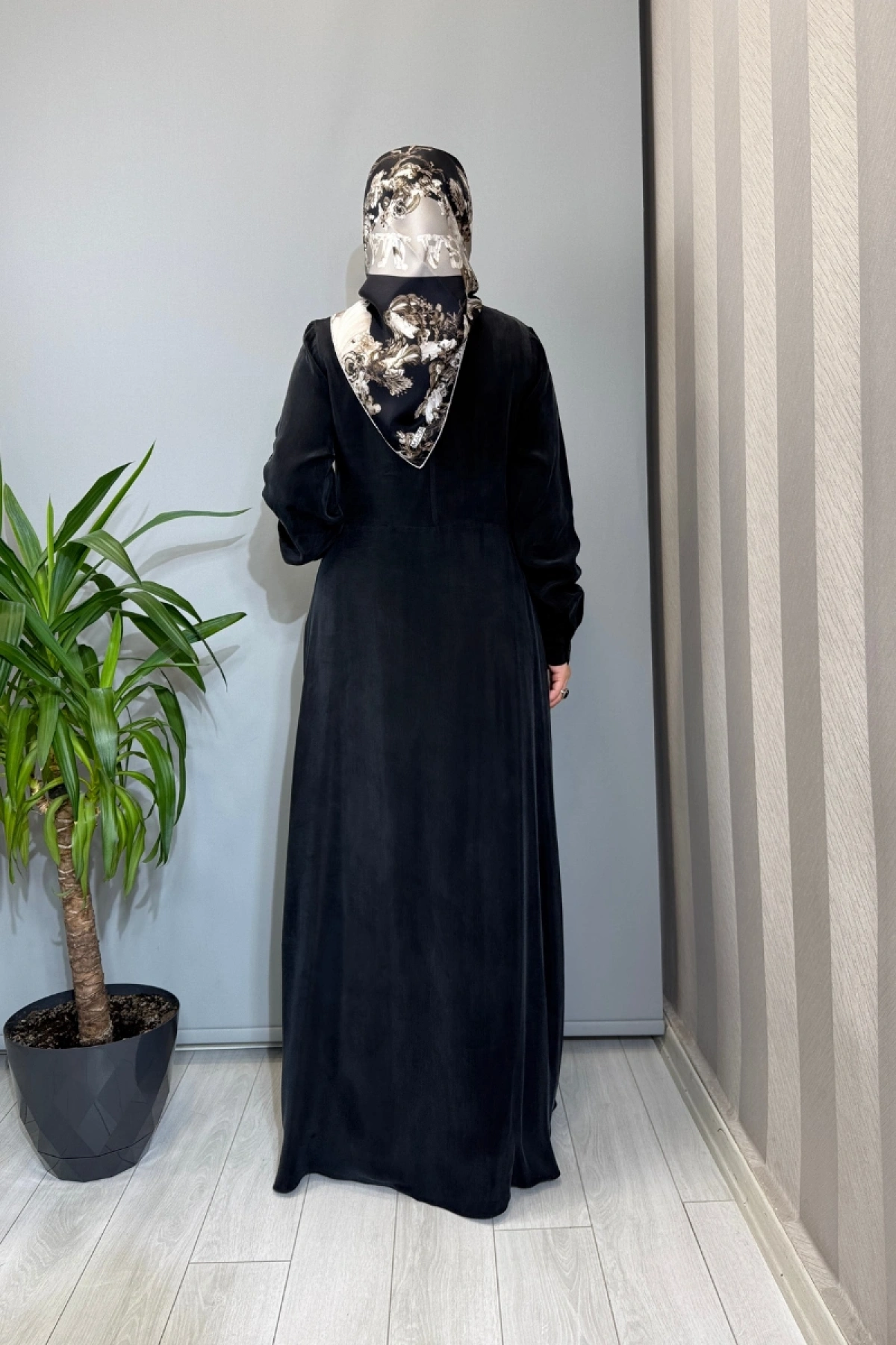 Miss Dalida Ön Kısmı Bağlama Detaylı Cupro İpek Elbise Siyah T26Y-4026