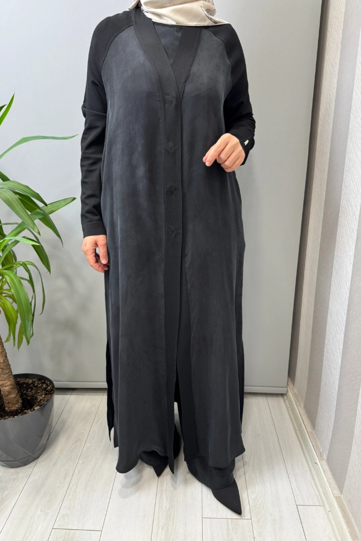 Miss Dalida Triko Detaylı V Yaka Cupro Kap Siyah T26Y-9000