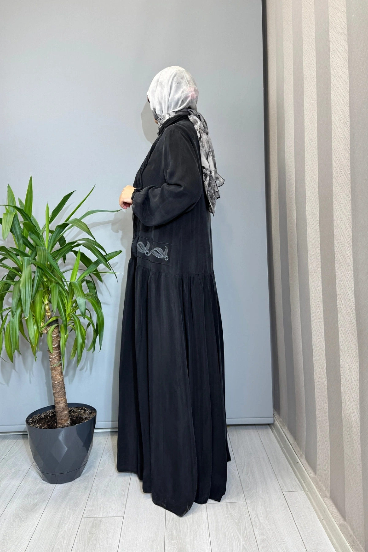 Misswhence Nakış ve Şal Detaylı Cupro İpek Elbise Siyah 39820