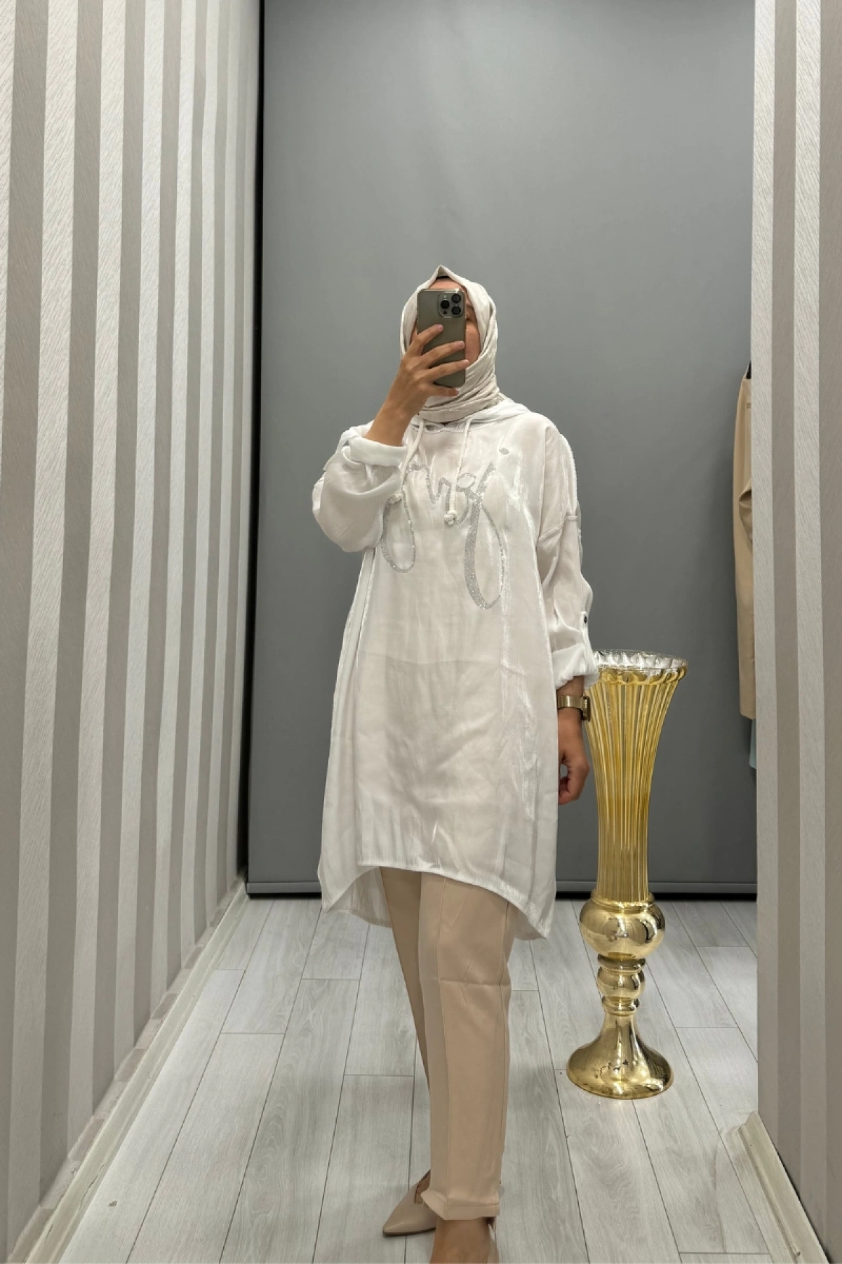 Dressing Room İthal Taş Detaylı Kapüşonlu Tunik Beyaz Y53062