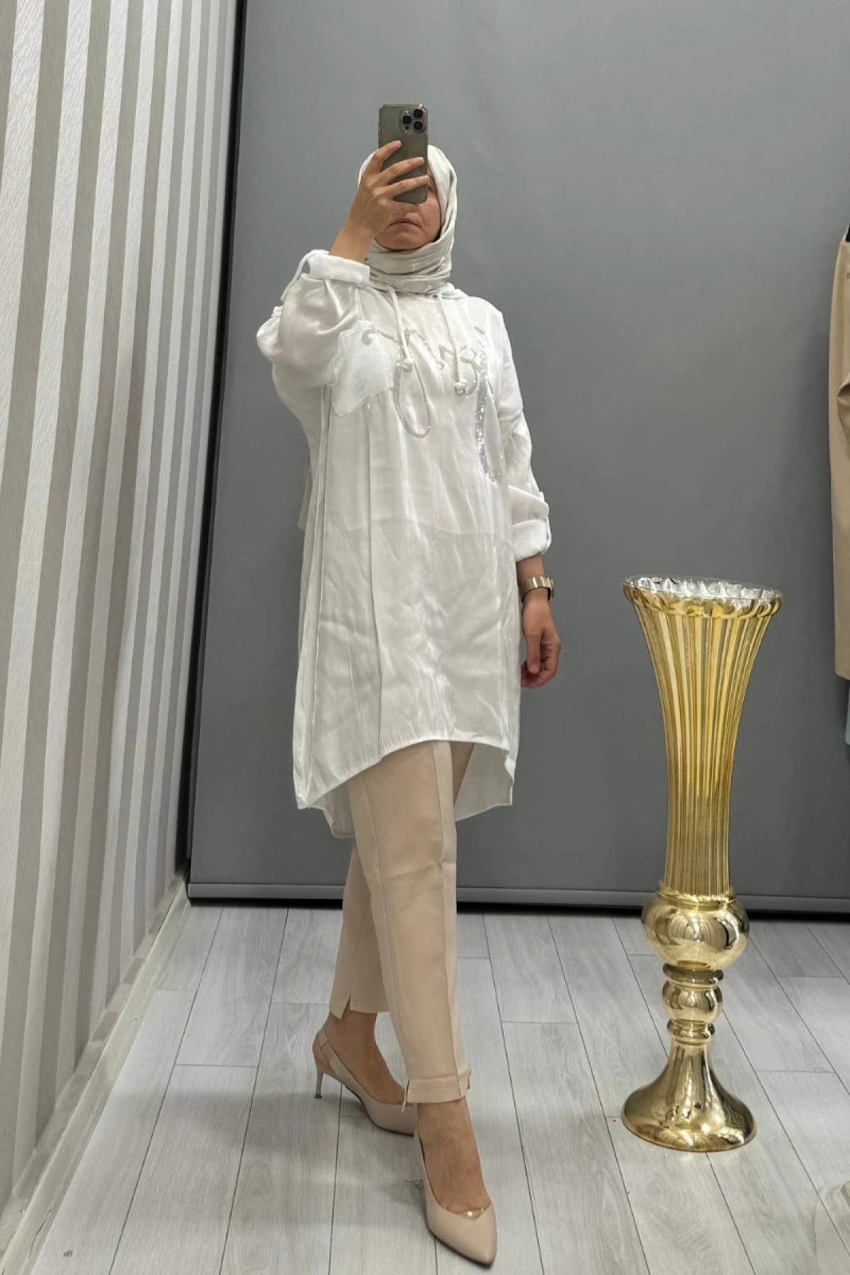Dressing Room İthal Taş Detaylı Kapüşonlu Tunik Beyaz Y53062