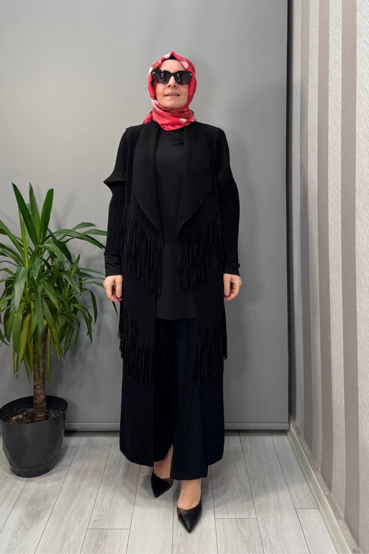 Ghisa Akordion Püsküllü Kap Siyah 25YGSPRD7328