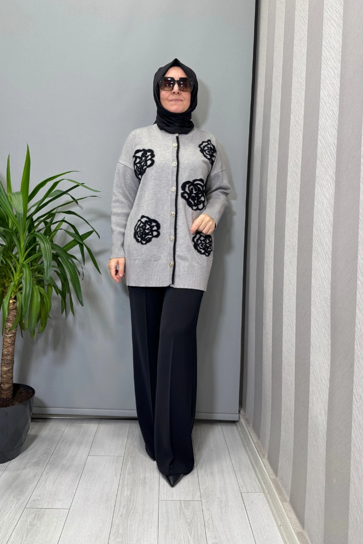 Ghisa Çiçek Detaylı Hırka Gri 26KOBHRK3086