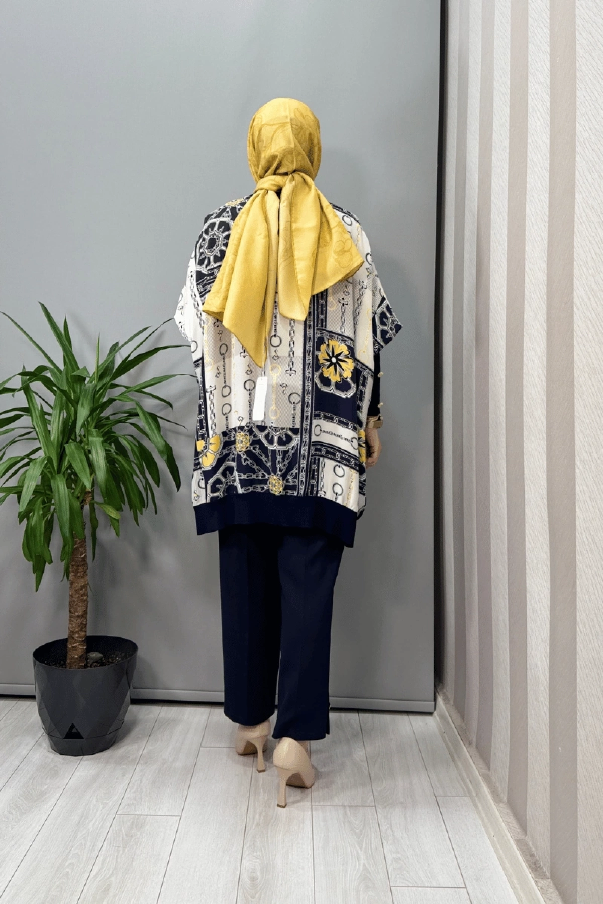 Ghisa Desenli Tunik Lacivert-Sarı 25YÖRTNK4016
