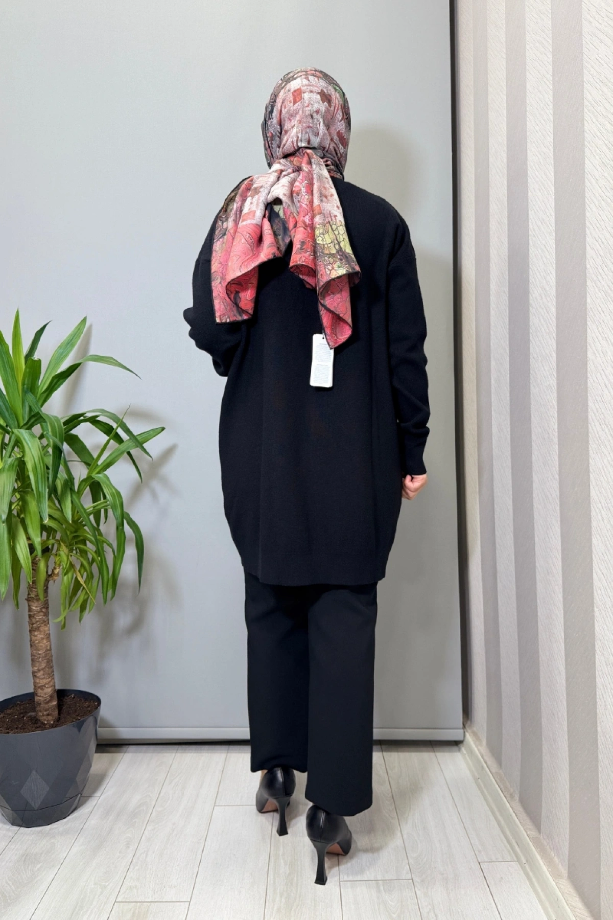 Ghisa Düğme Detaylı Triko Tunik Siyah 26KOBTNK4814