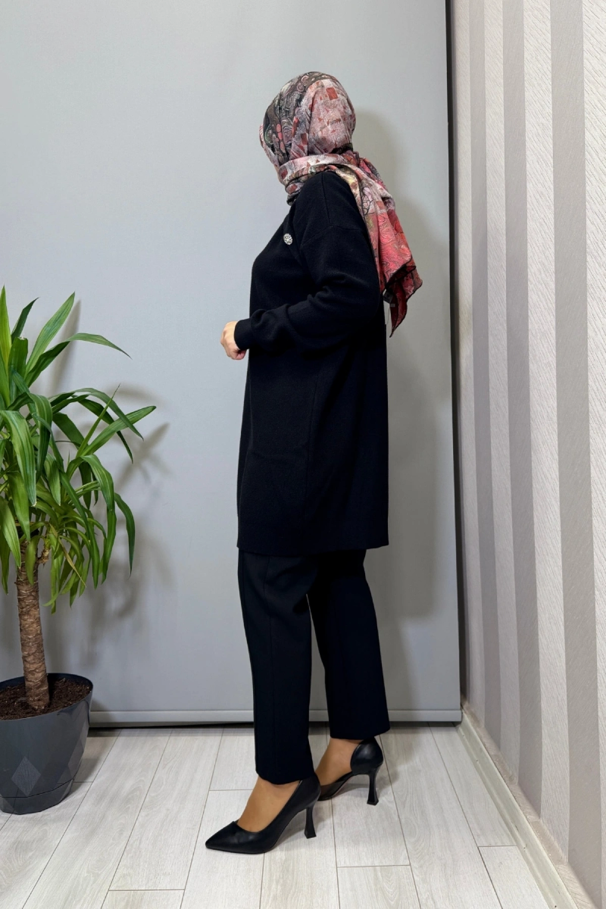 Ghisa Düğme Detaylı Triko Tunik Siyah 26KOBTNK4814