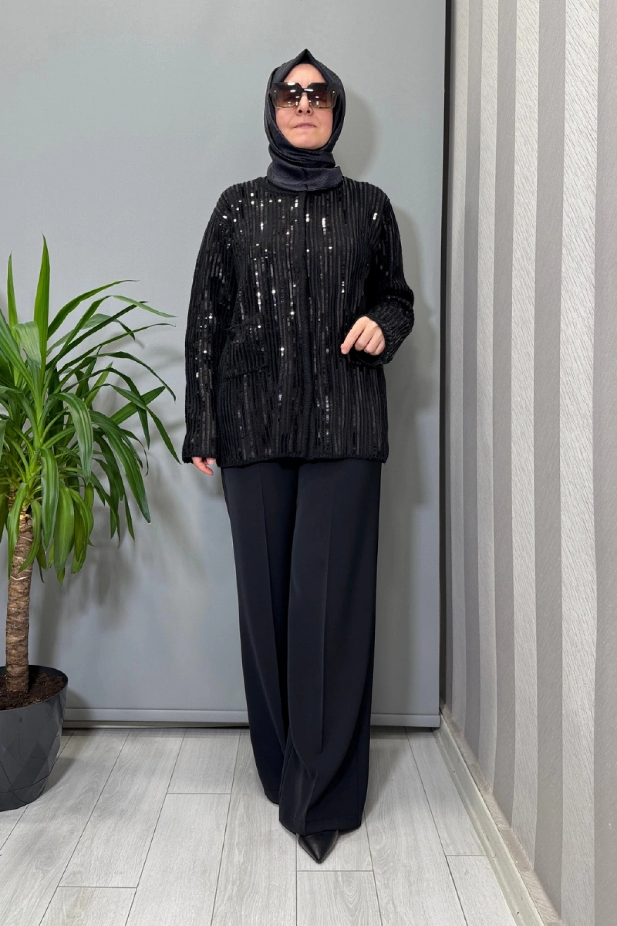 Ghisa Payet Detaylı Triko Ceket Siyah 26KGSCKT3311