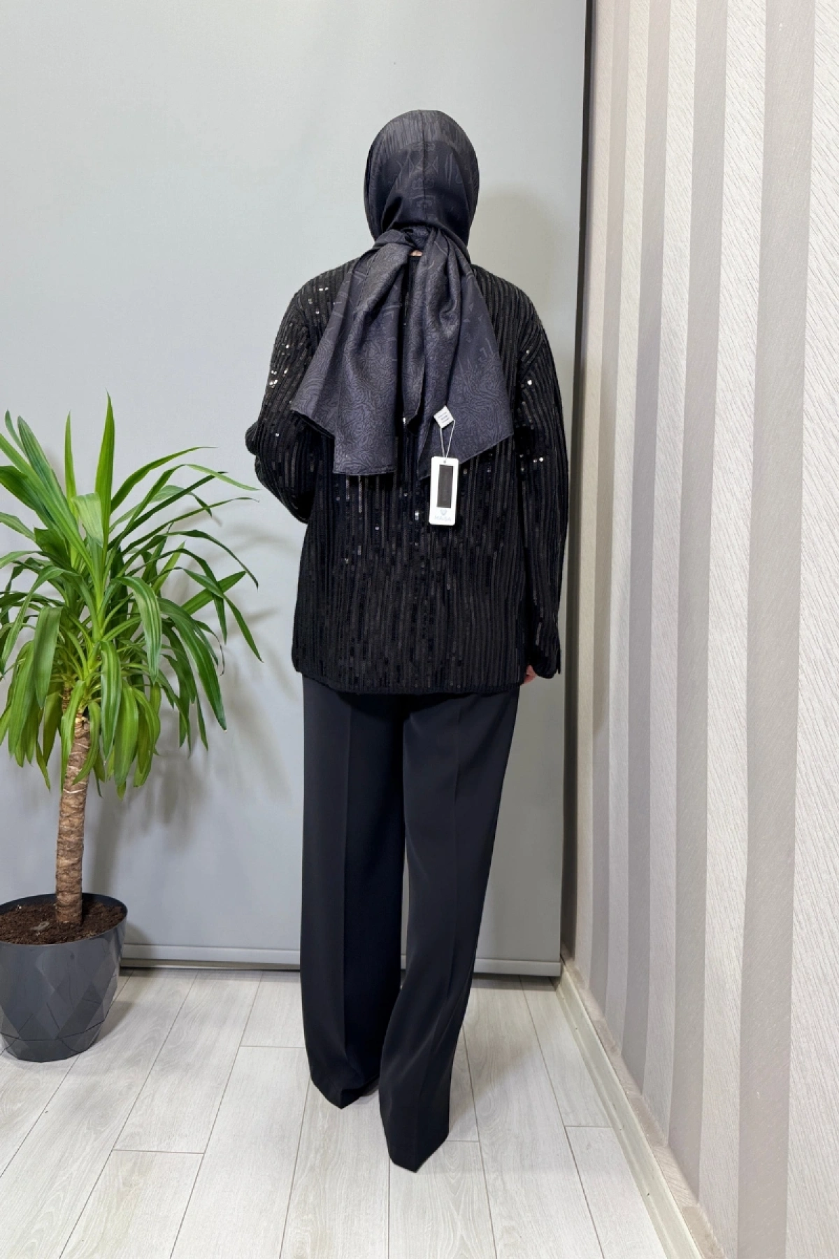 Ghisa Payet Detaylı Triko Ceket Siyah 26KGSCKT3311