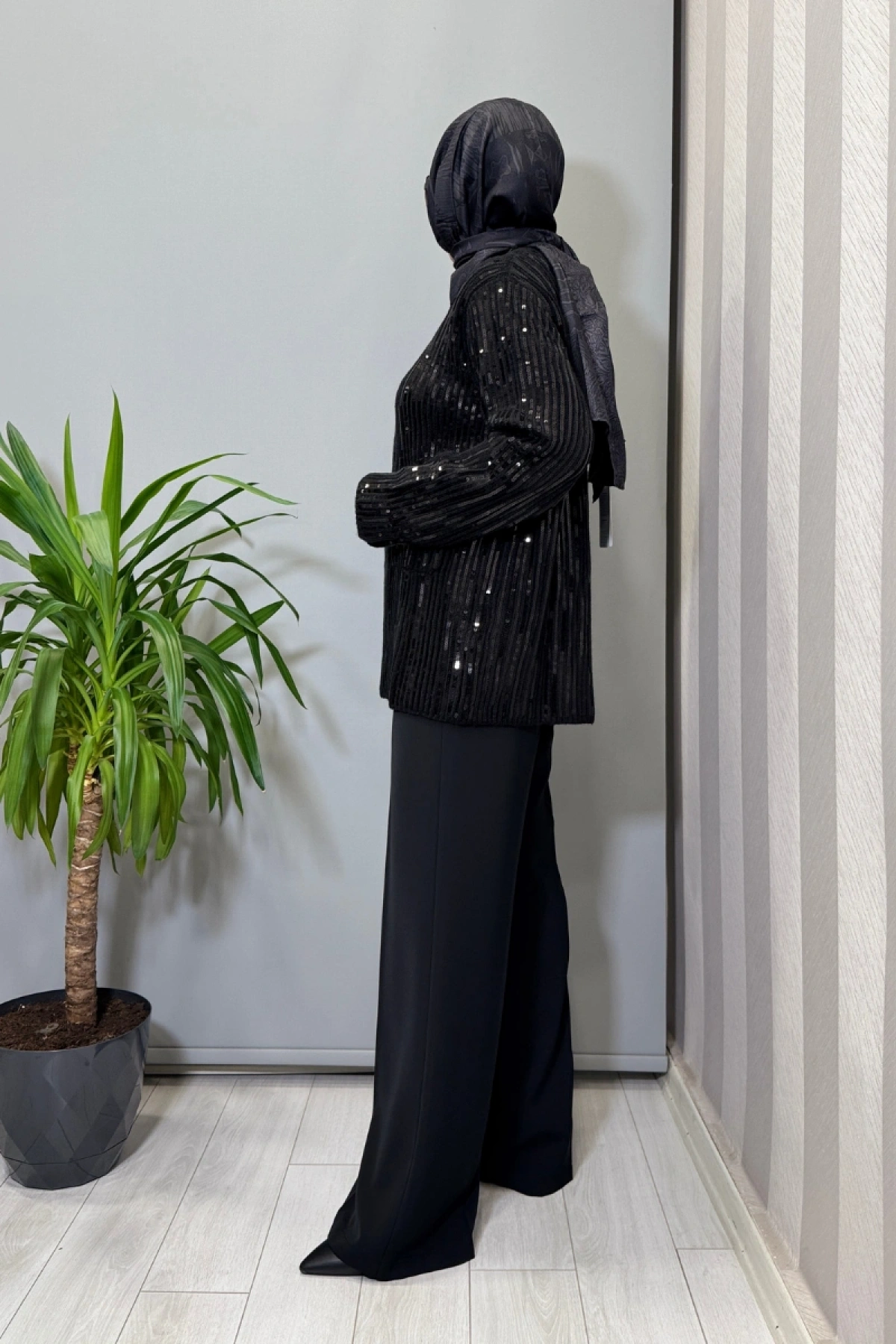 Ghisa Payet Detaylı Triko Ceket Siyah 26KGSCKT3311