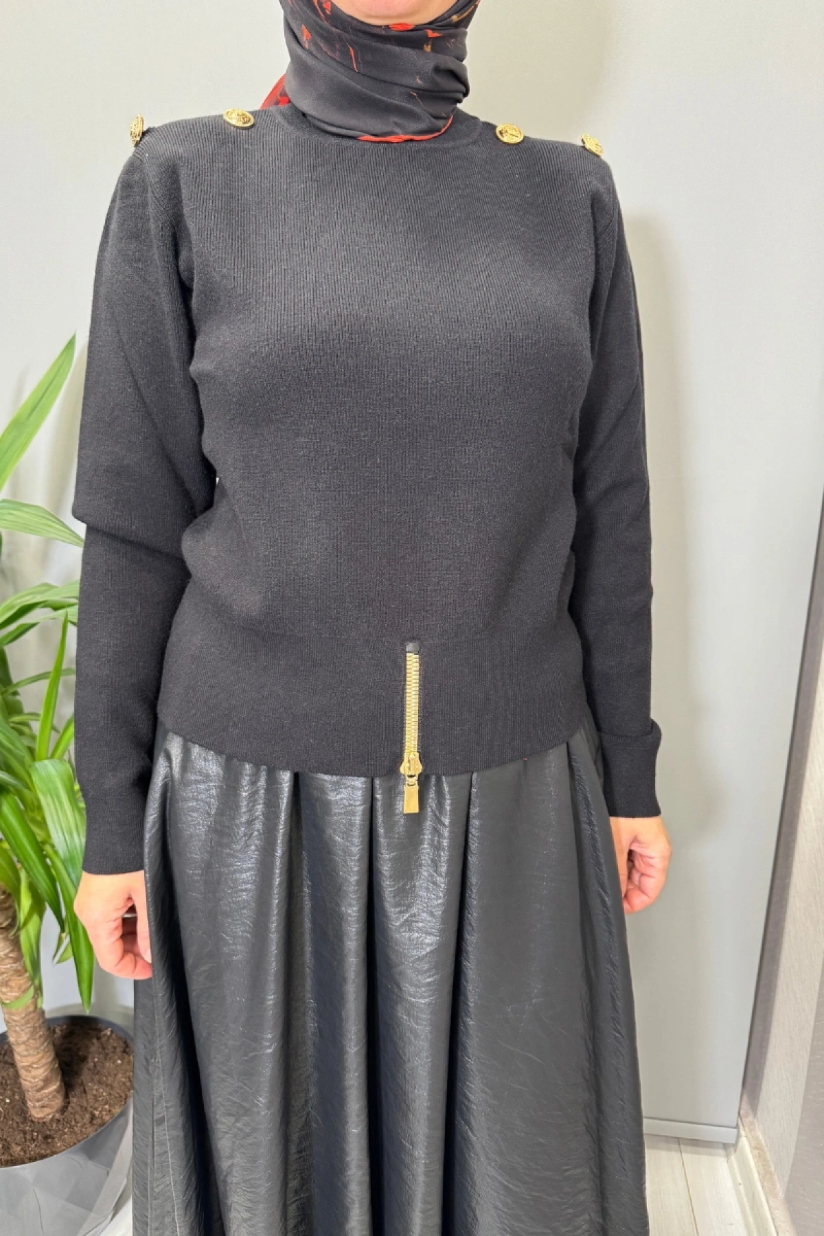 Ghisa Vatkalı Fermuar Detaylı Kazak Siyah 26KOBTNK4863