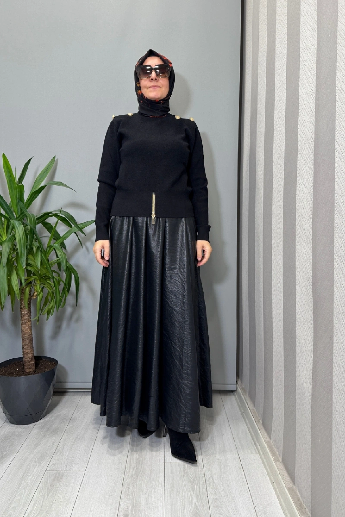 Ghisa Vatkalı Fermuar Detaylı Kazak Siyah 26KOBTNK4863