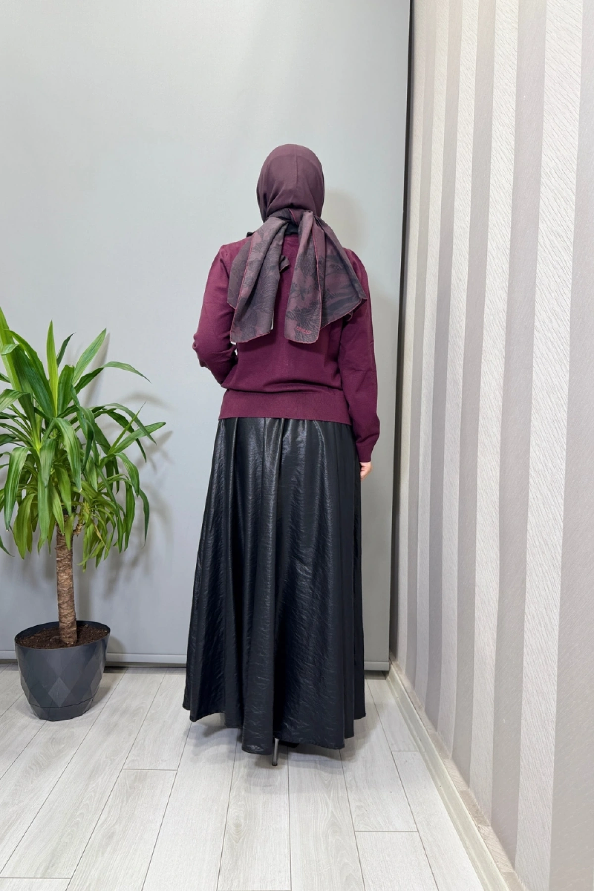 Ghisa Yaka Detaylı Kısa Triko Hırka Mürdüm 26KOBHRK3048